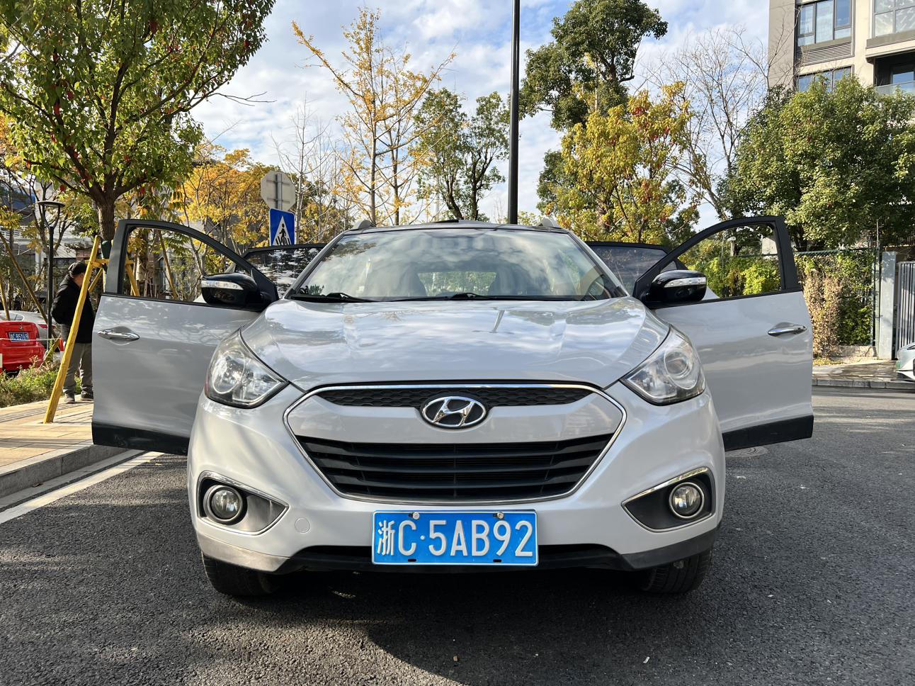 Hyundai ix35 2013 thumb 8