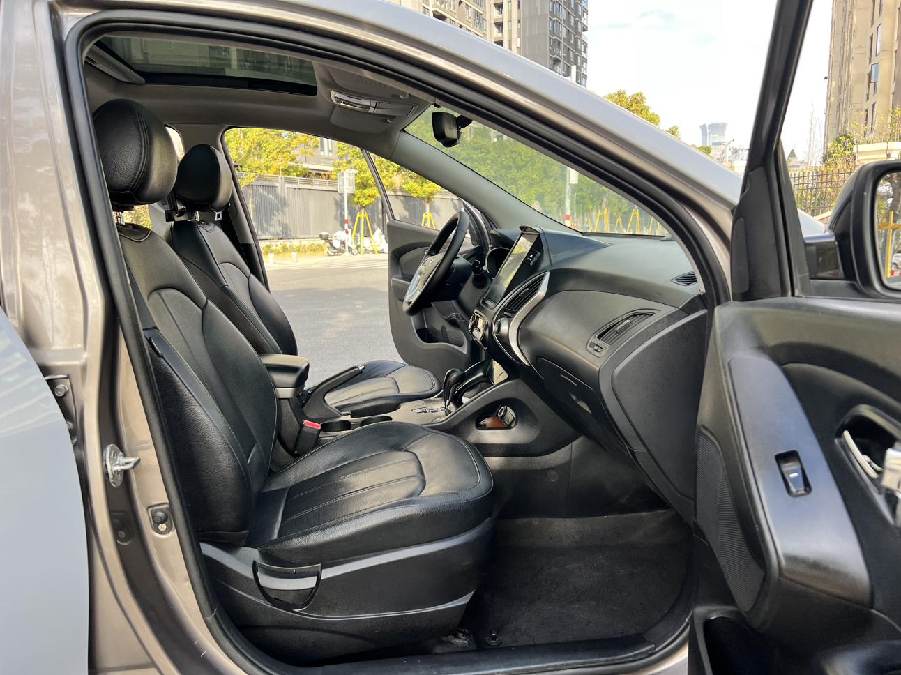 Hyundai ix35 2013 thumb 12