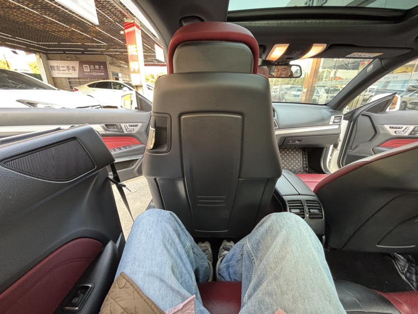 Mercedes-Benz E-Class 2015 thumb 9