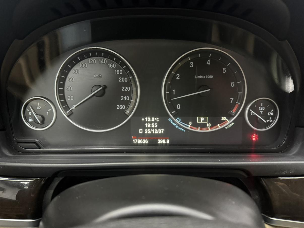 BMW 5 серии 2012 thumb 9
