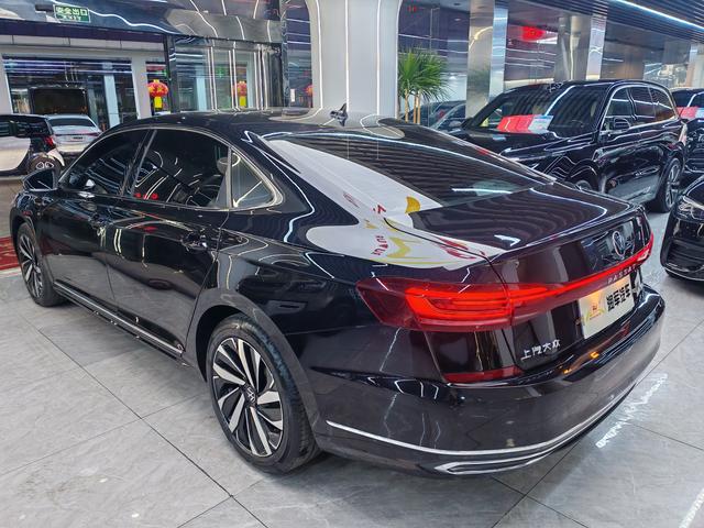 Volkswagen Passat 2025 thumb 2