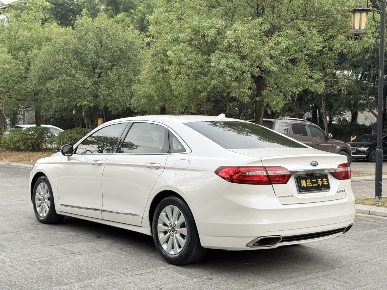 Ford Taurus 2018 thumb 3