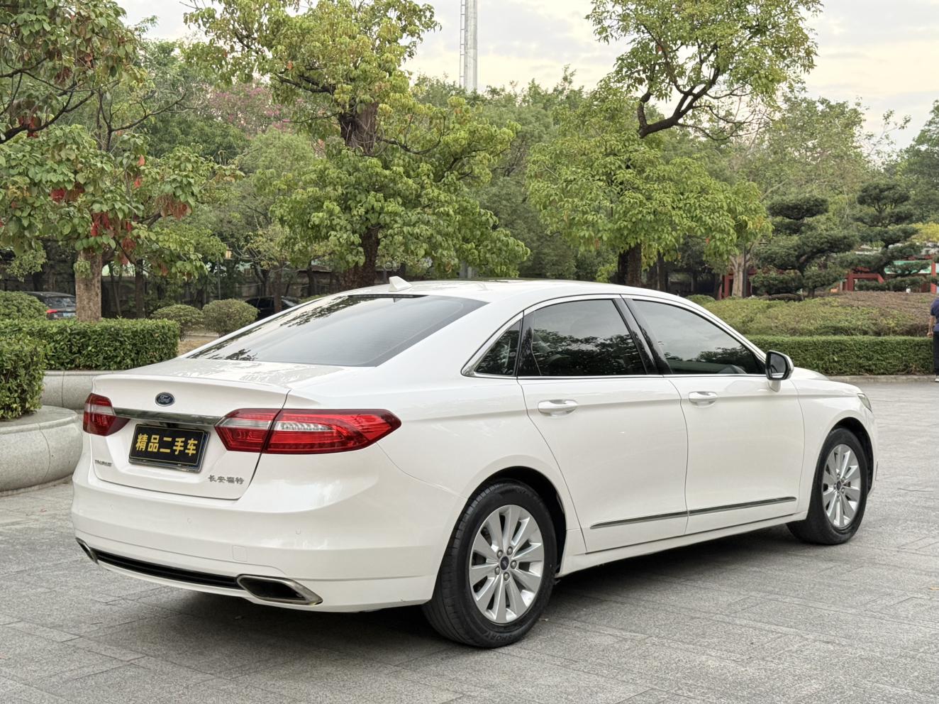 Ford Taurus 2018 thumb 5