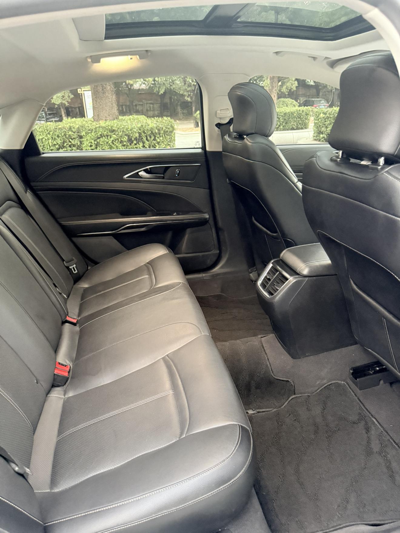 Ford Taurus 2018 thumb 9