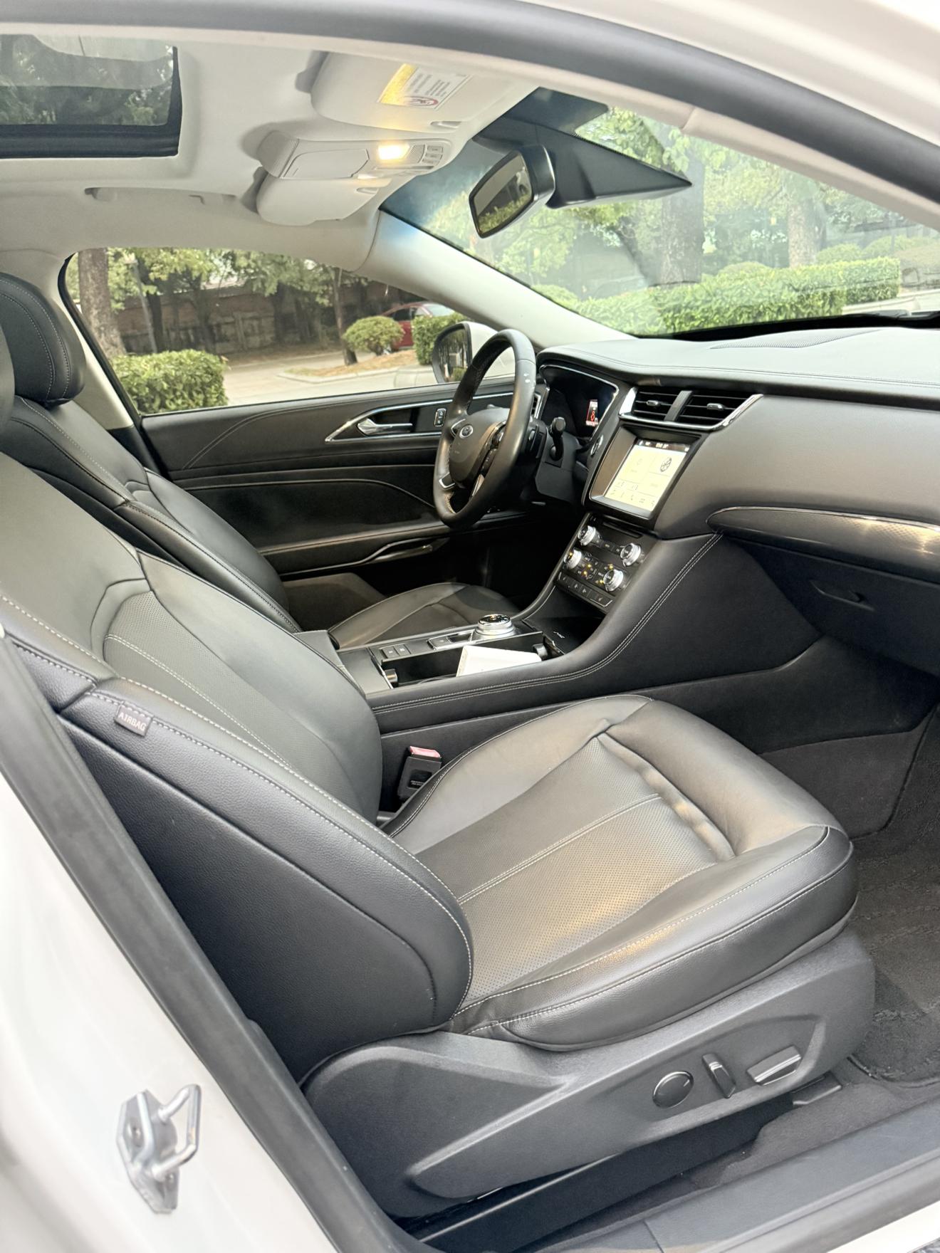 Ford Taurus 2018 thumb 10