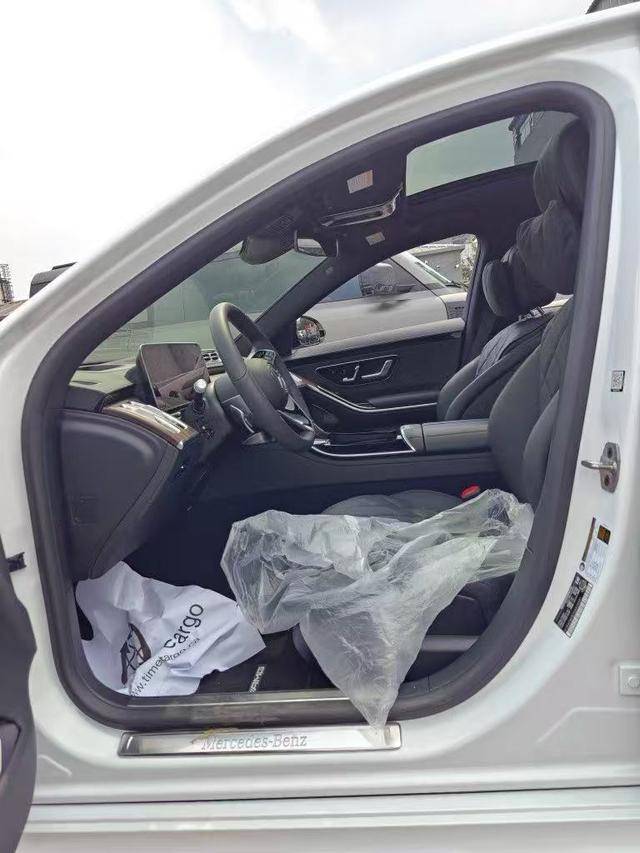 Mercedes-Benz S-Class 2025 thumb 3