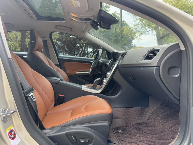 Volvo S60 2019 thumb 2