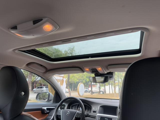 Volvo S60 2019 thumb 6