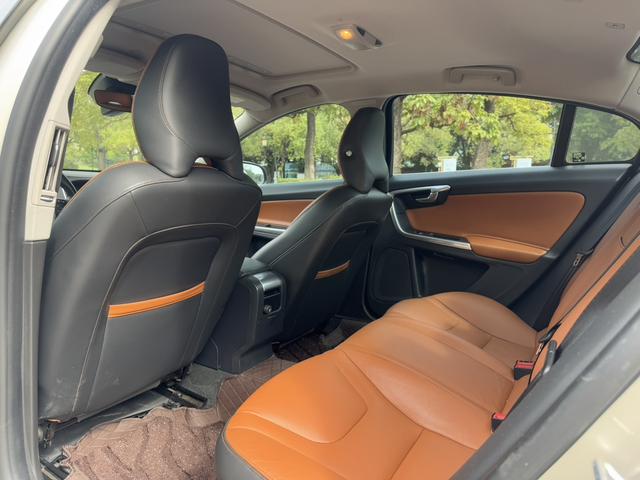 Volvo S60 2019 thumb 8