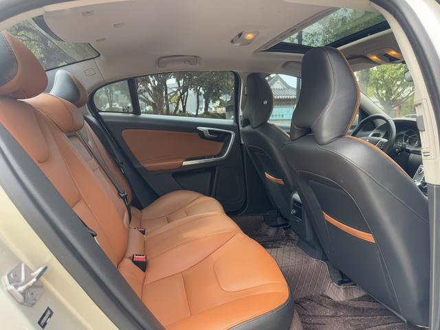 Volvo S60 2019 thumb 9