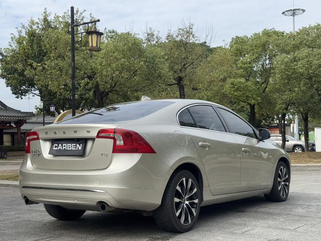 Volvo S60 2019 thumb 11