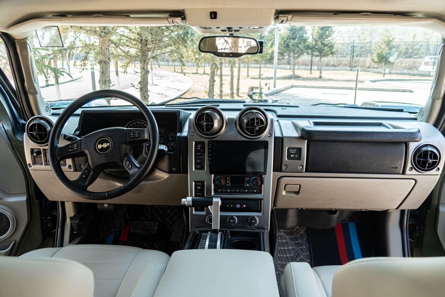 Hummer H2 2003 thumb 10