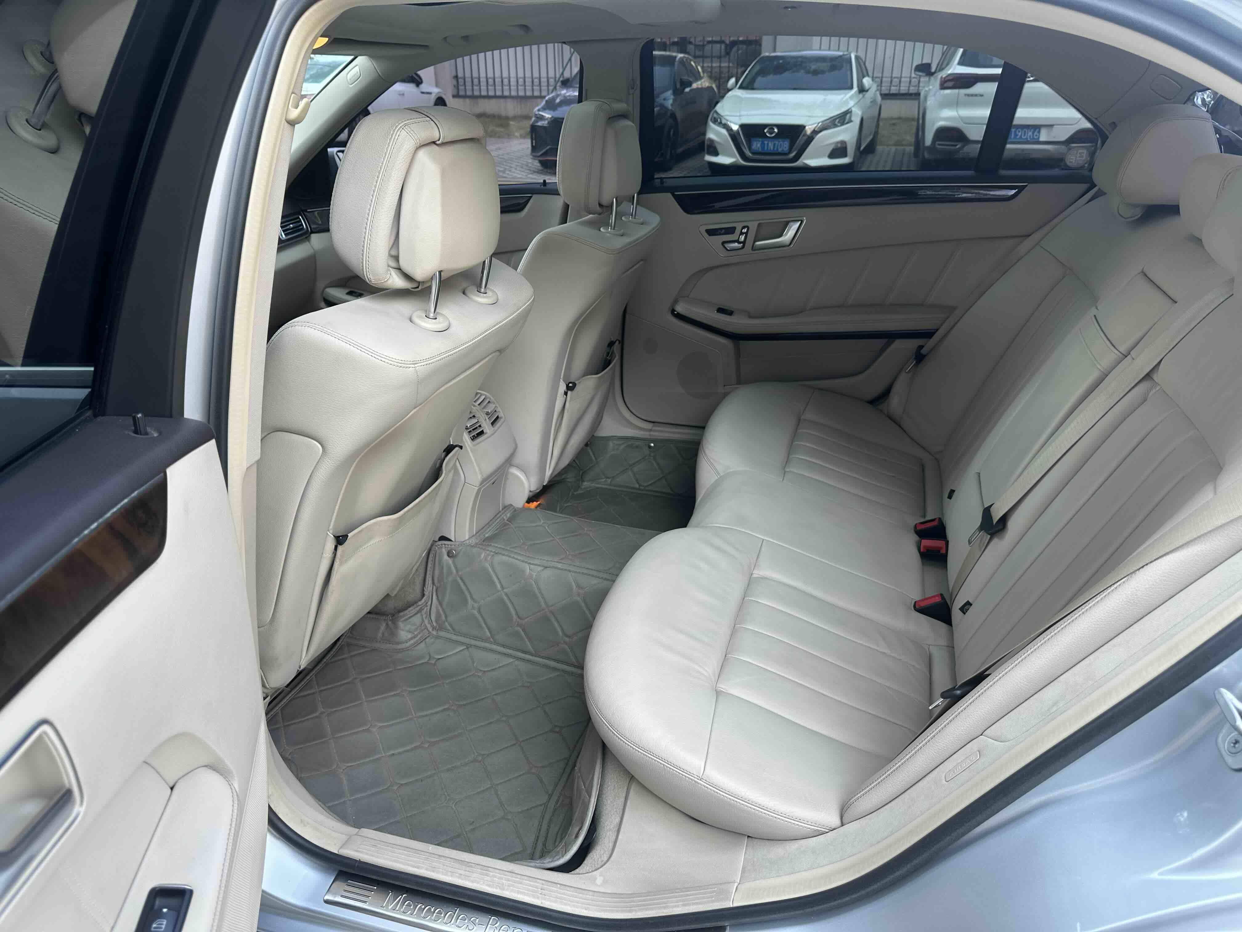 Mercedes-Benz E-Class 2013 thumb 7