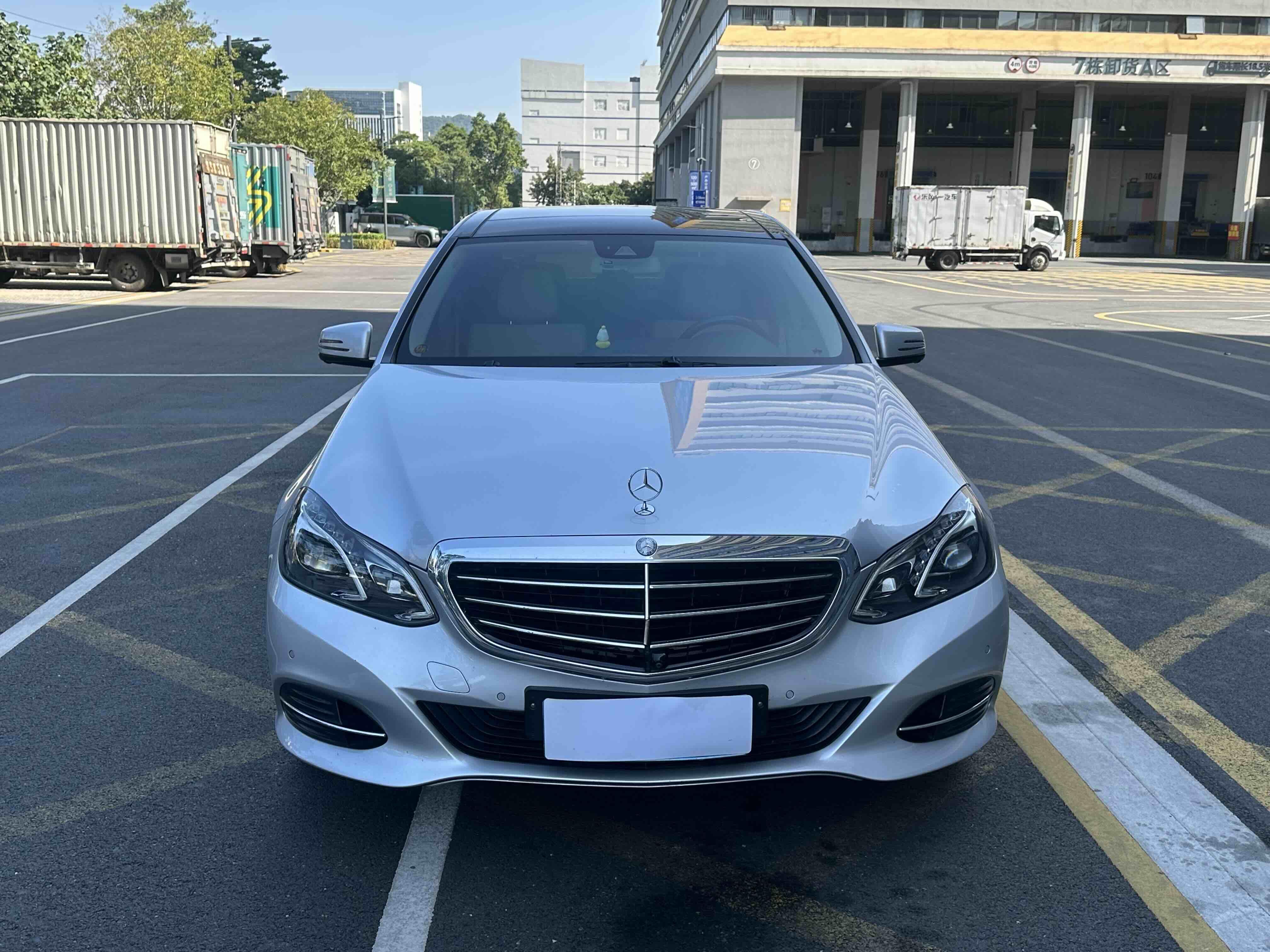 Mercedes-Benz E-Class 2013 thumb 9