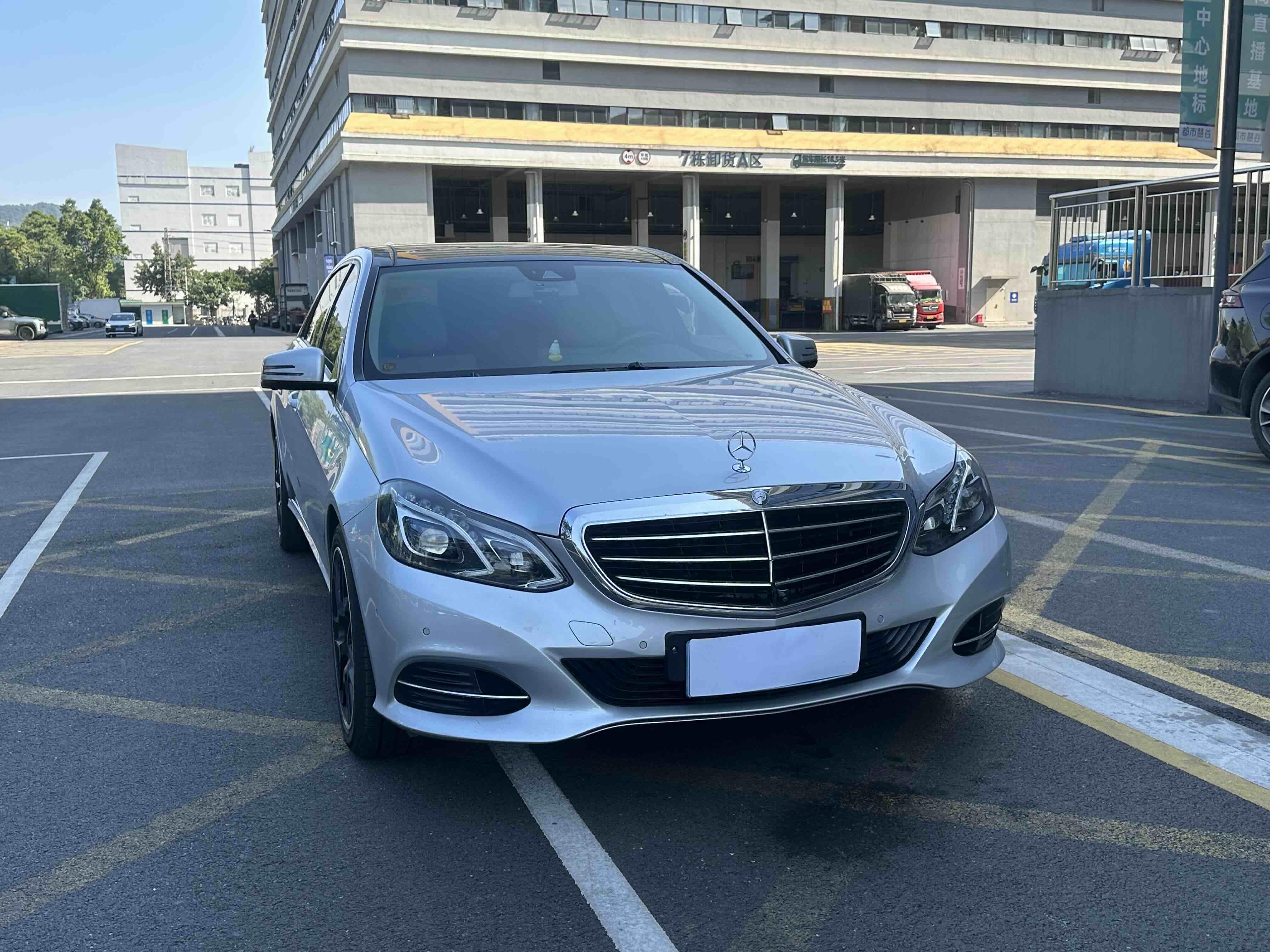 Mercedes-Benz E-Class 2013 thumb 10