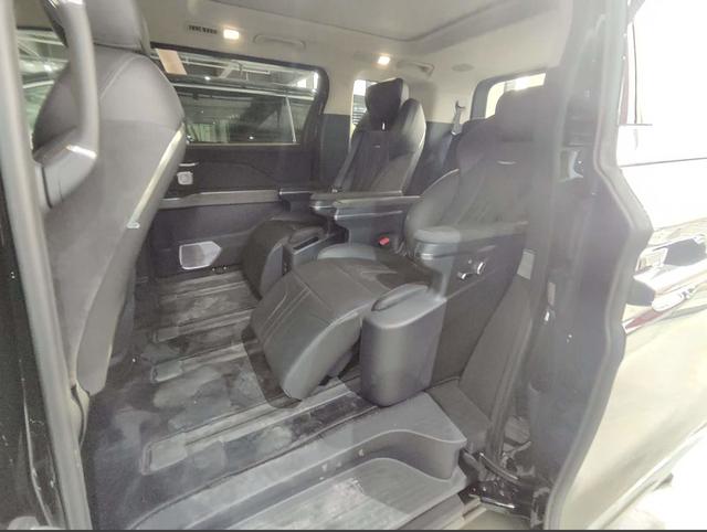 Hongqi HQ9 2024 thumb 2
