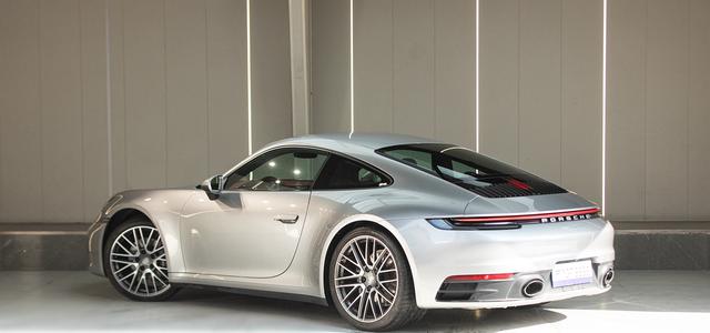 Porsche 911 2022 thumb 4