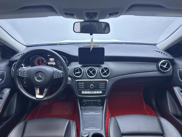 Mercedes-Benz GLA 2019 thumb 12