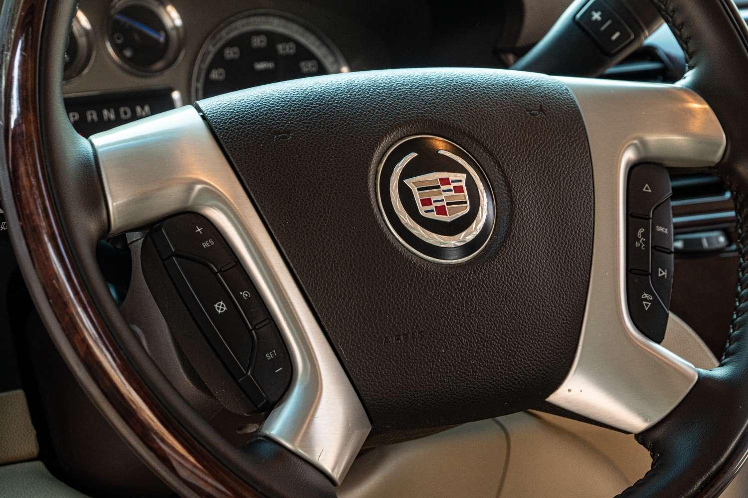 Cadillac Escalade 2011 thumb 10