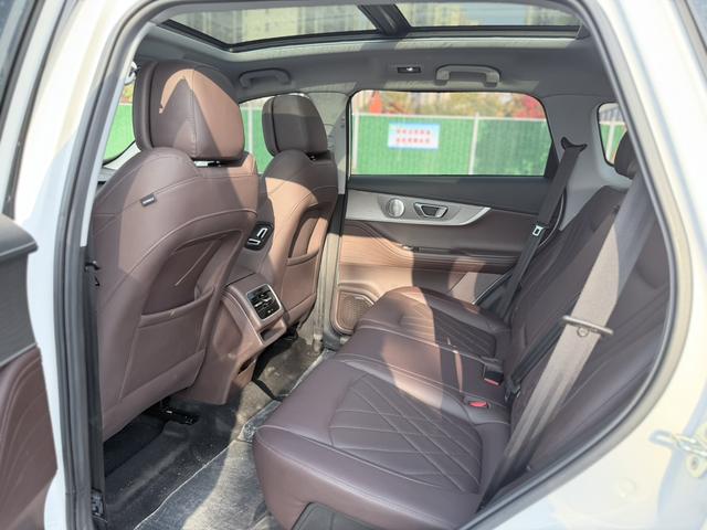 Chery Tiggo 8 2022 thumb 8