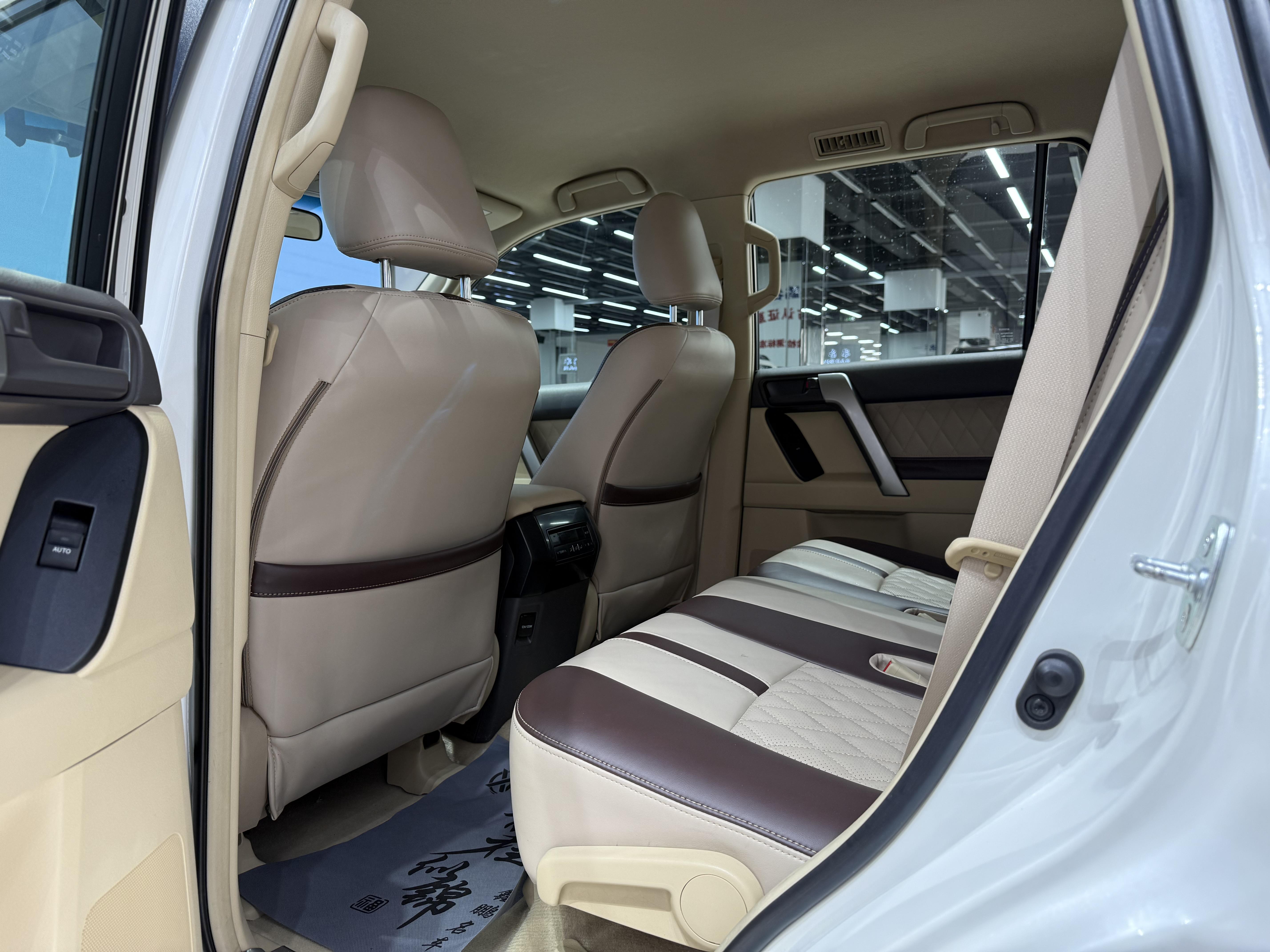 Toyota Land Cruiser Prado 2018 thumb 12