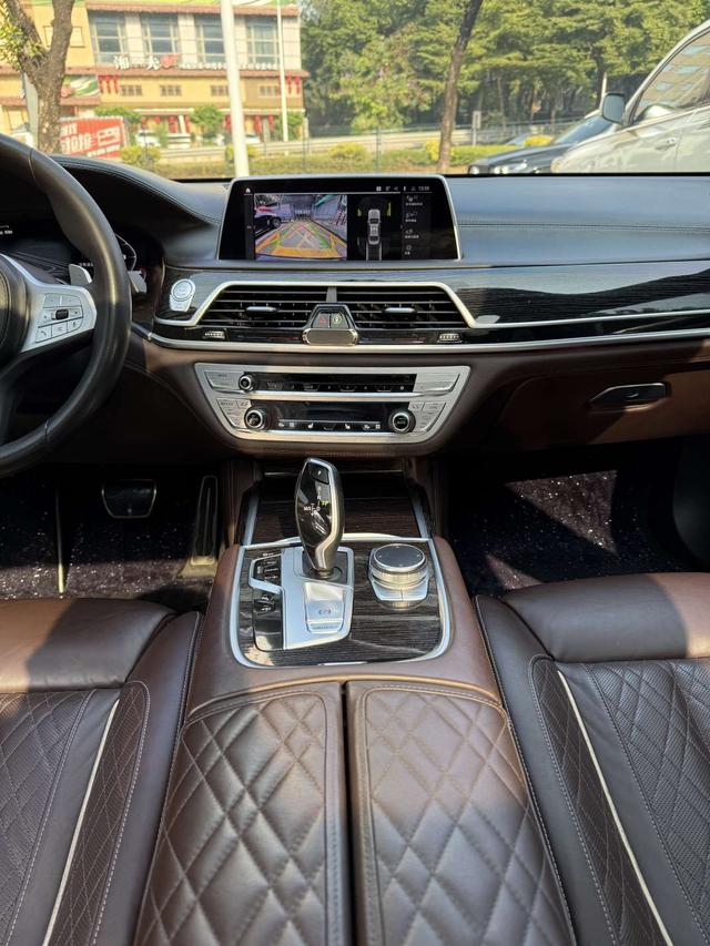 BMW 7 серии 2021 thumb 9