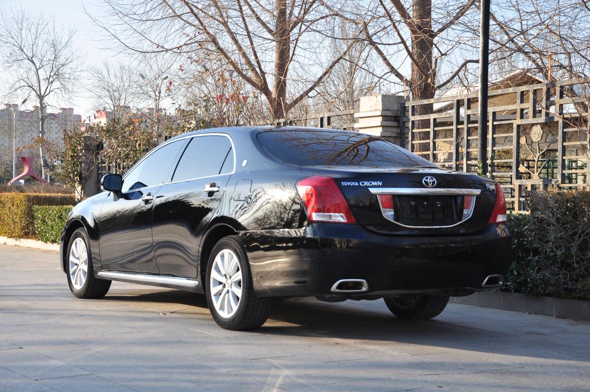 Toyota Crown 2012 thumb 2