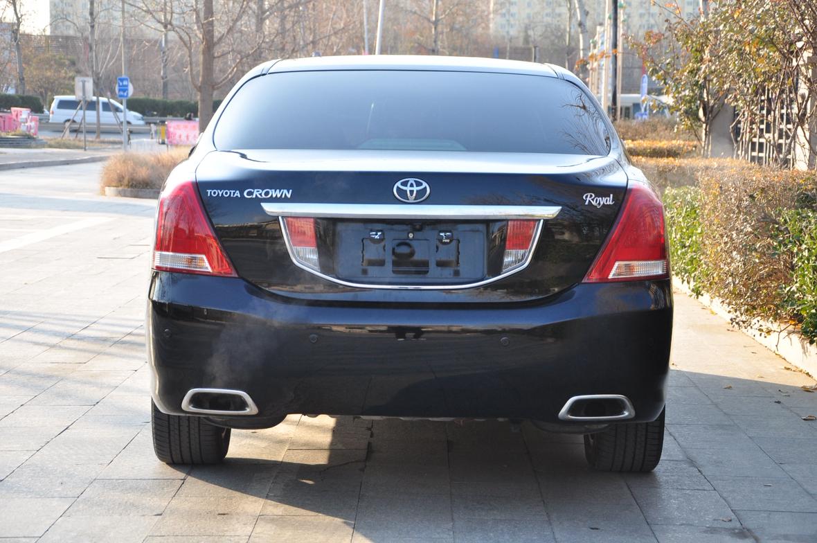 Toyota Crown 2012 thumb 3