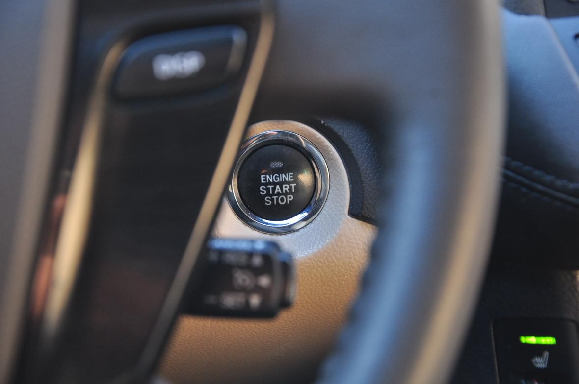 Toyota Crown 2012 thumb 6