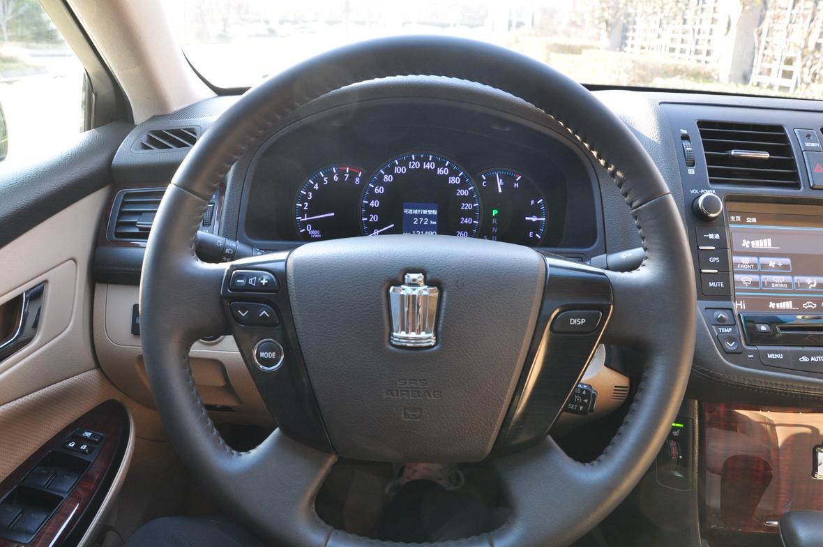 Toyota Crown 2012 thumb 10