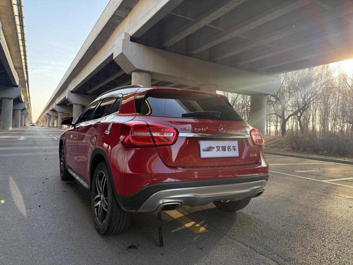 Mercedes-Benz GLA 2015 thumb 3