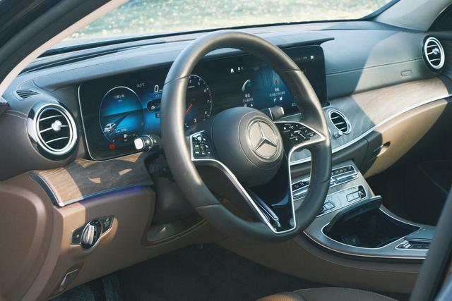 Mercedes-Benz E-Class 2021 thumb 2