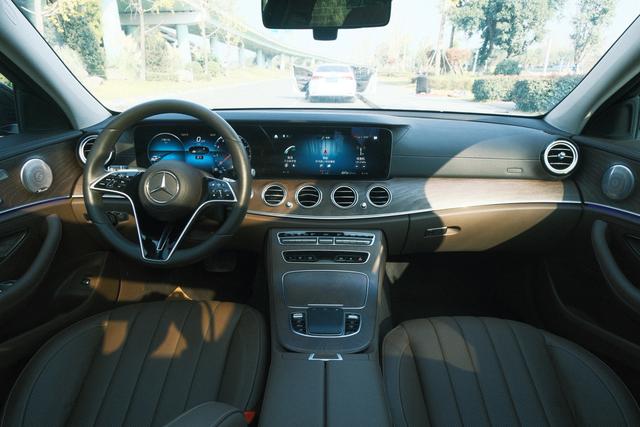 Mercedes-Benz E-Class 2021 thumb 4