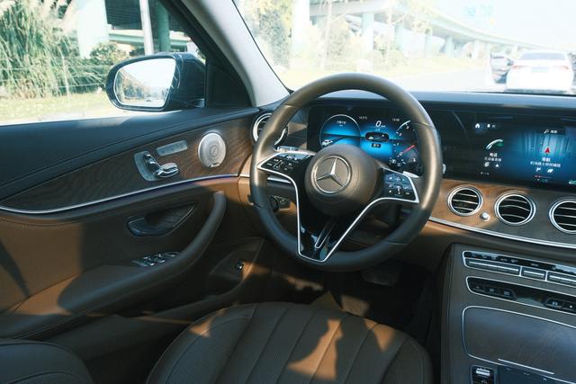 Mercedes-Benz E-Class 2021 thumb 5