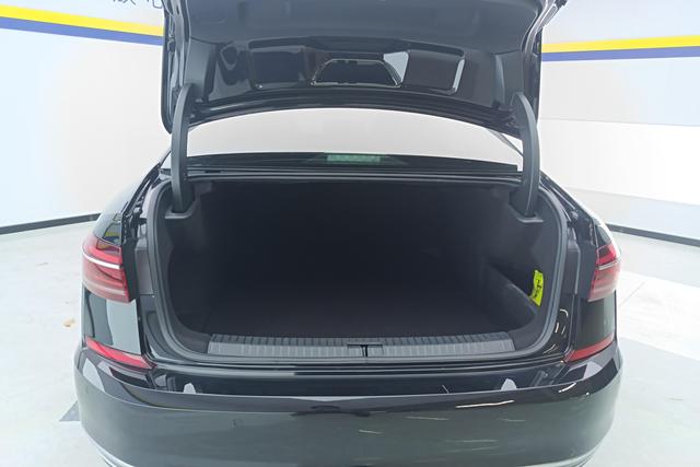 Volkswagen Passat 2023 thumb 8