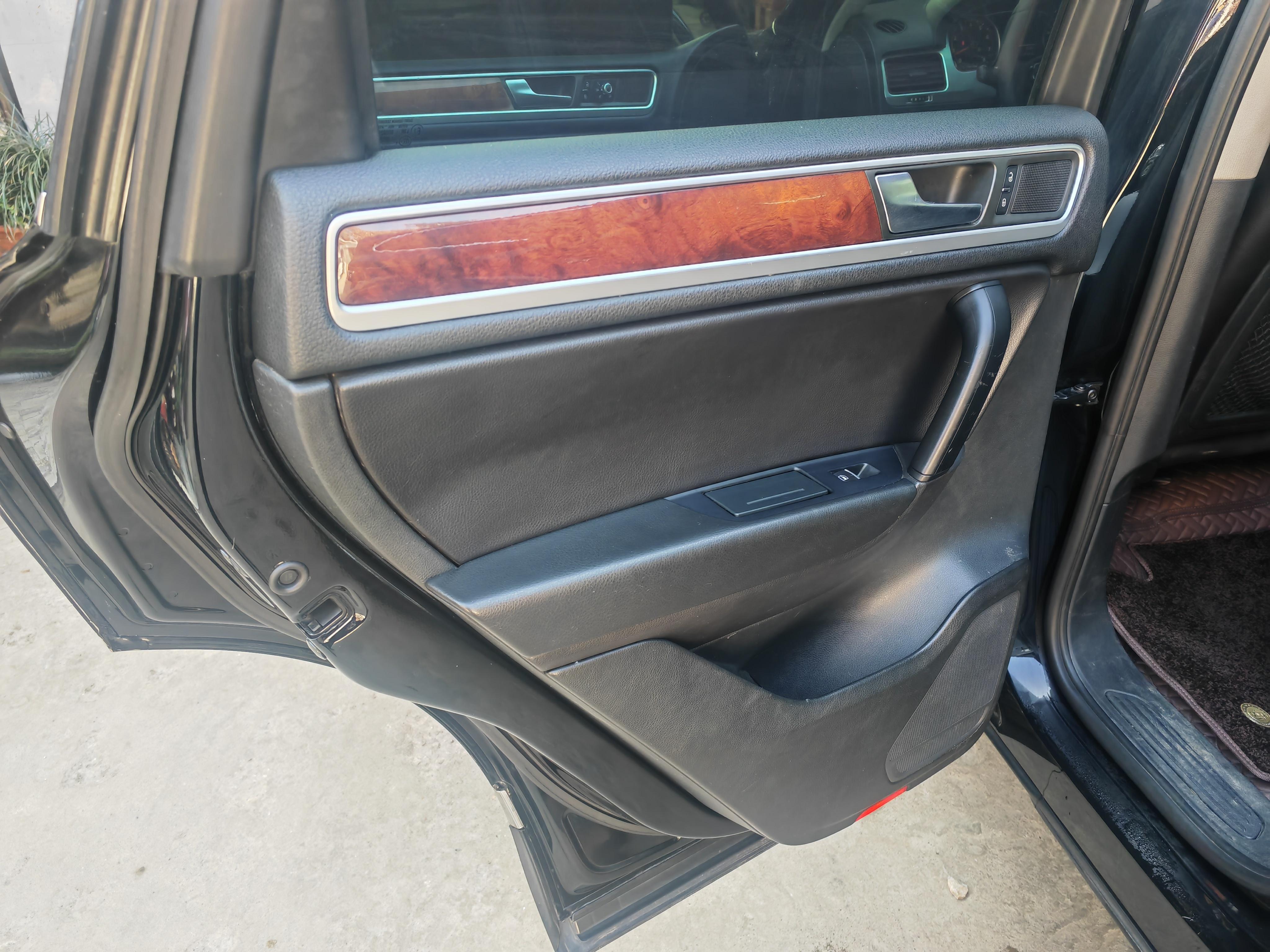 Volkswagen Touareg 2012 thumb 8