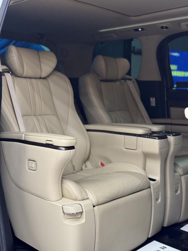 Toyota Vellfire 2020 thumb 4