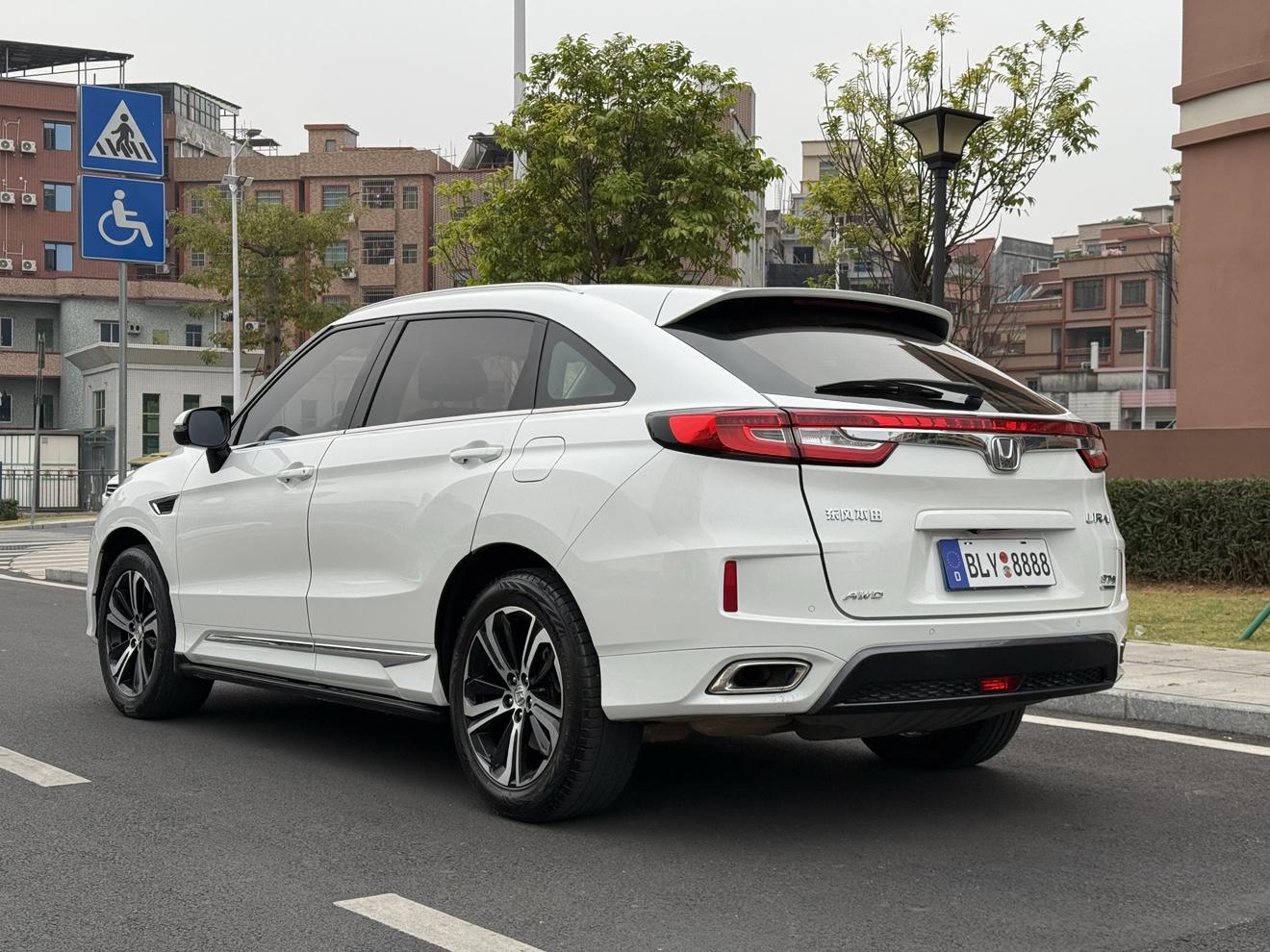 Honda UR-V 2018 thumb 3