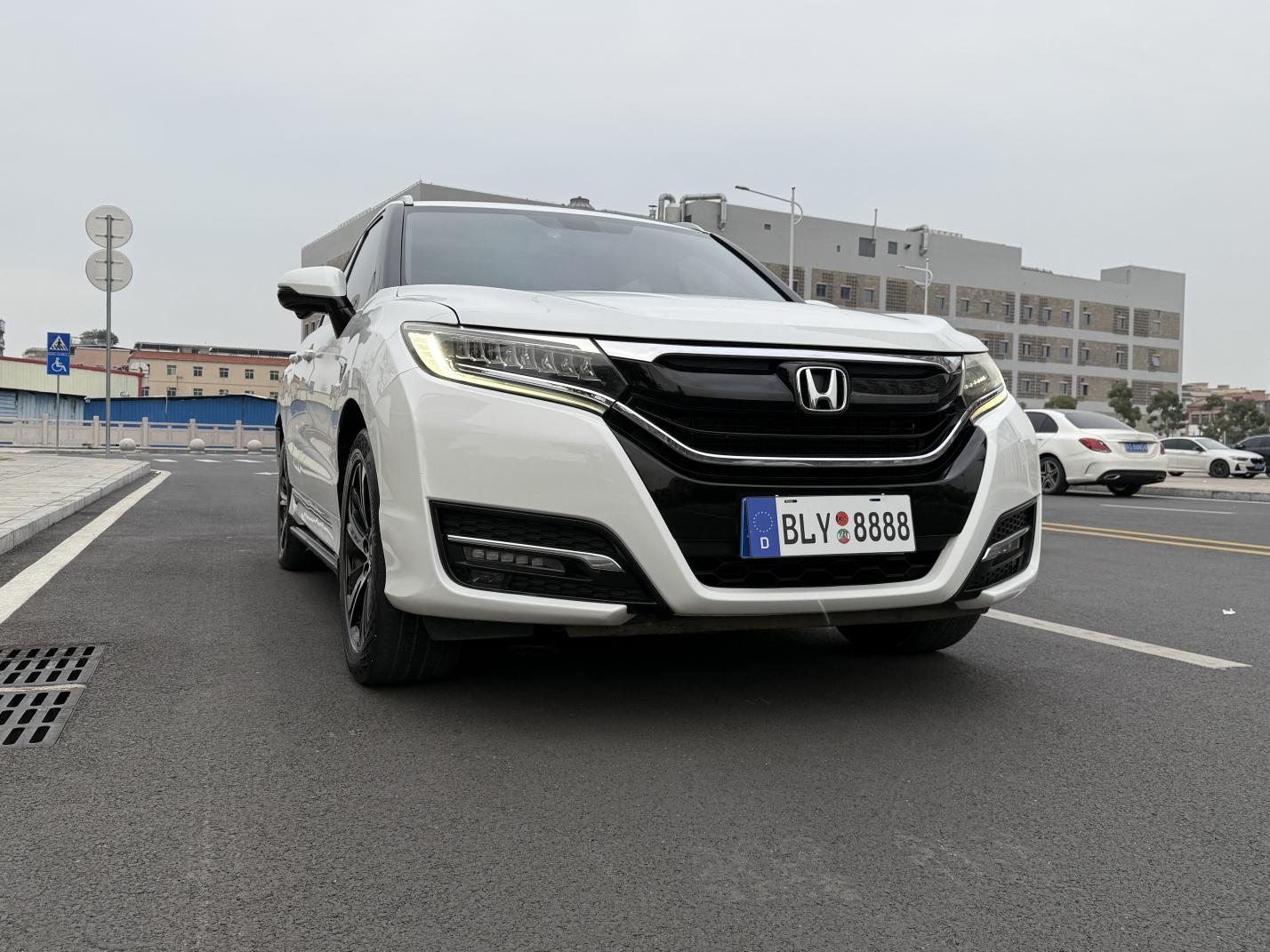 Honda UR-V 2018 thumb 7