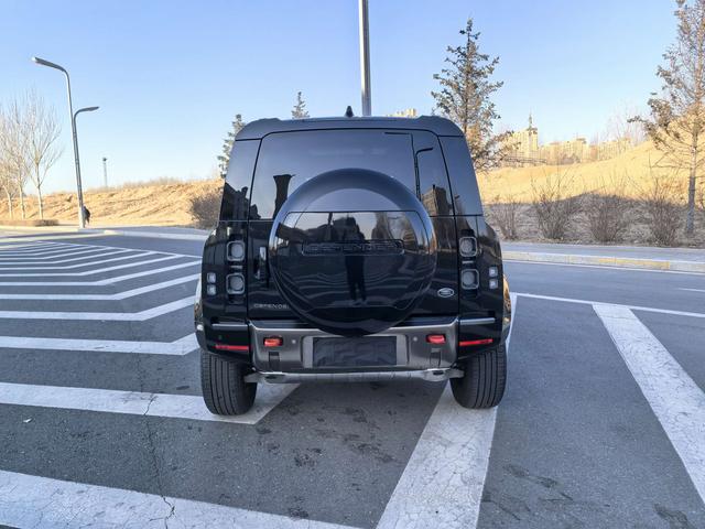Land Rover Defender 2024 thumb 2