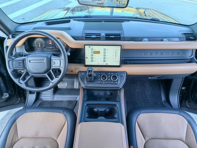 Land Rover Defender 2024 thumb 4