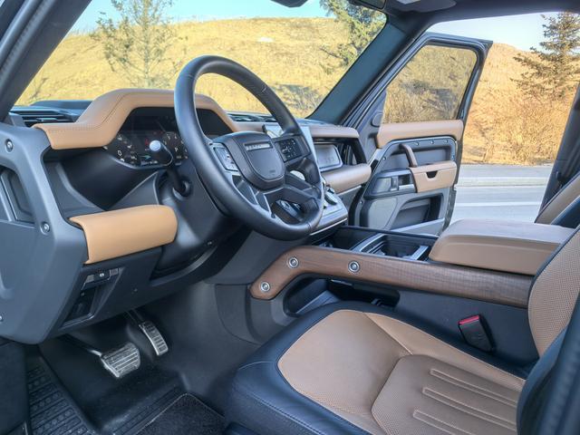 Land Rover Defender 2024 thumb 7