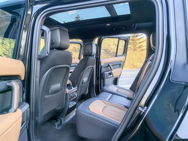 Land Rover Defender 2024 thumb 10