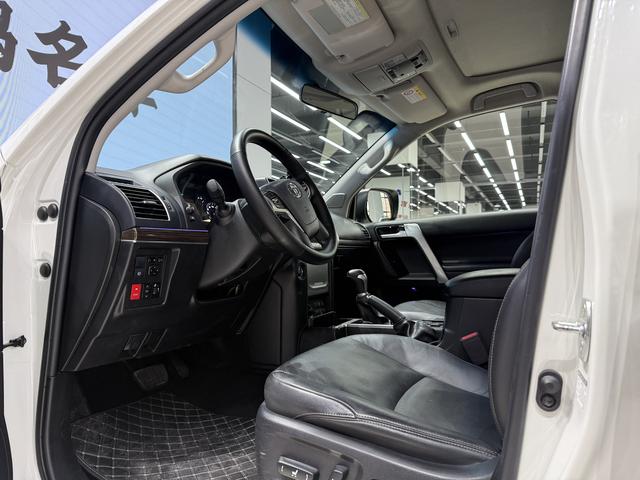 Toyota Land Cruiser Prado 2019 thumb 6