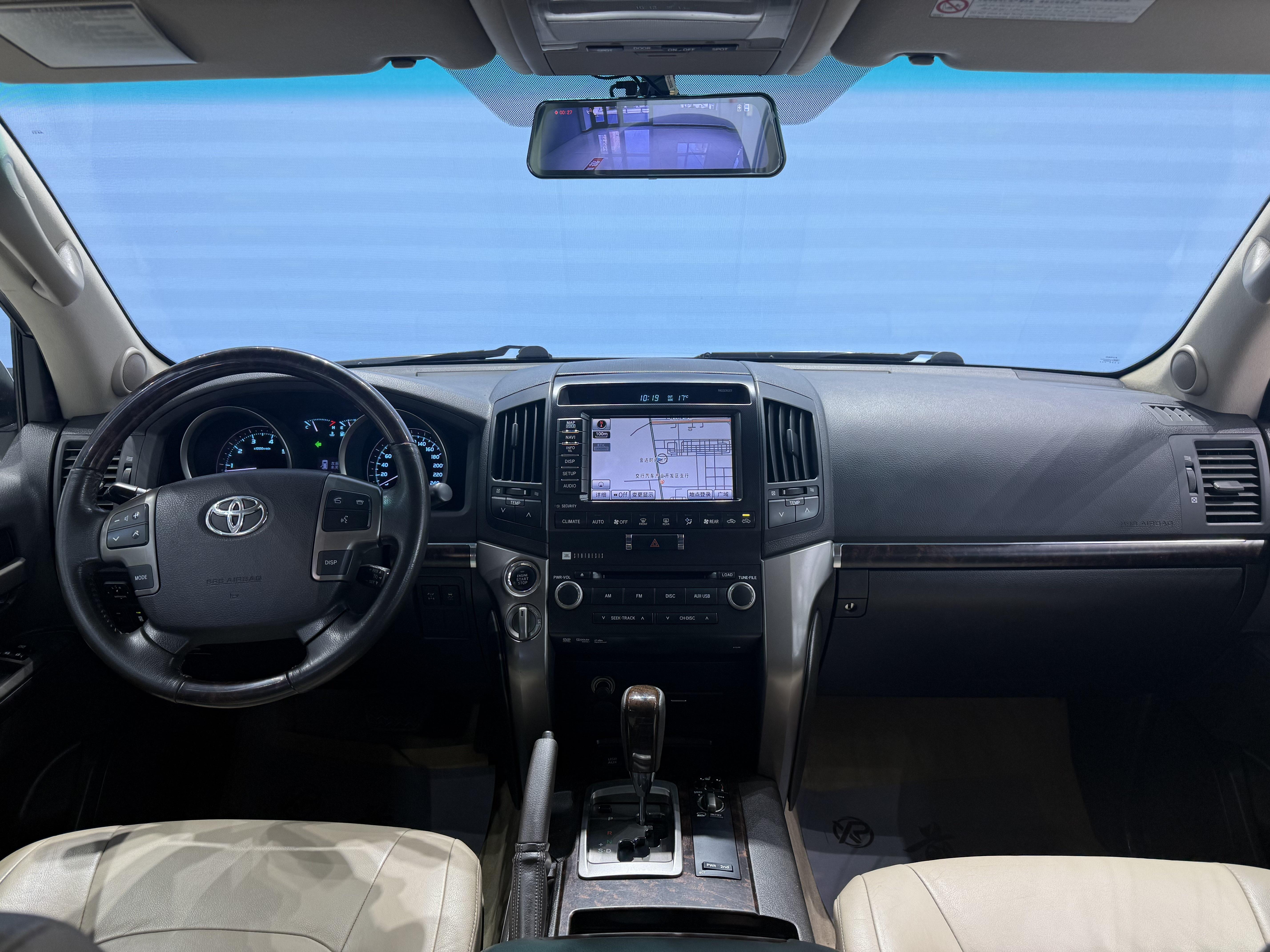 Toyota Land Cruiser 2011 thumb 7