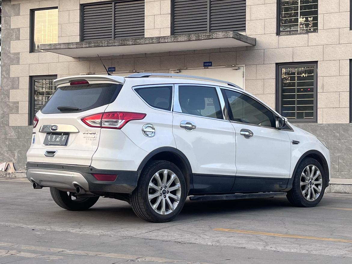 Ford Kuga 2016 thumb 4