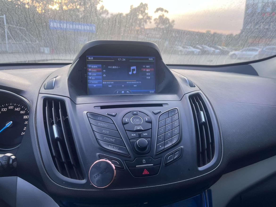 Ford Kuga 2016 thumb 6