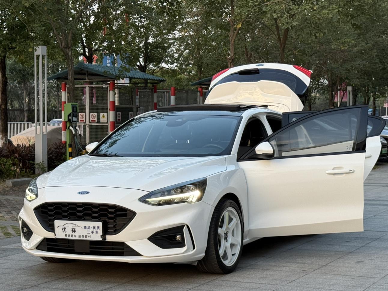Ford Focus ST 2021 thumb 6