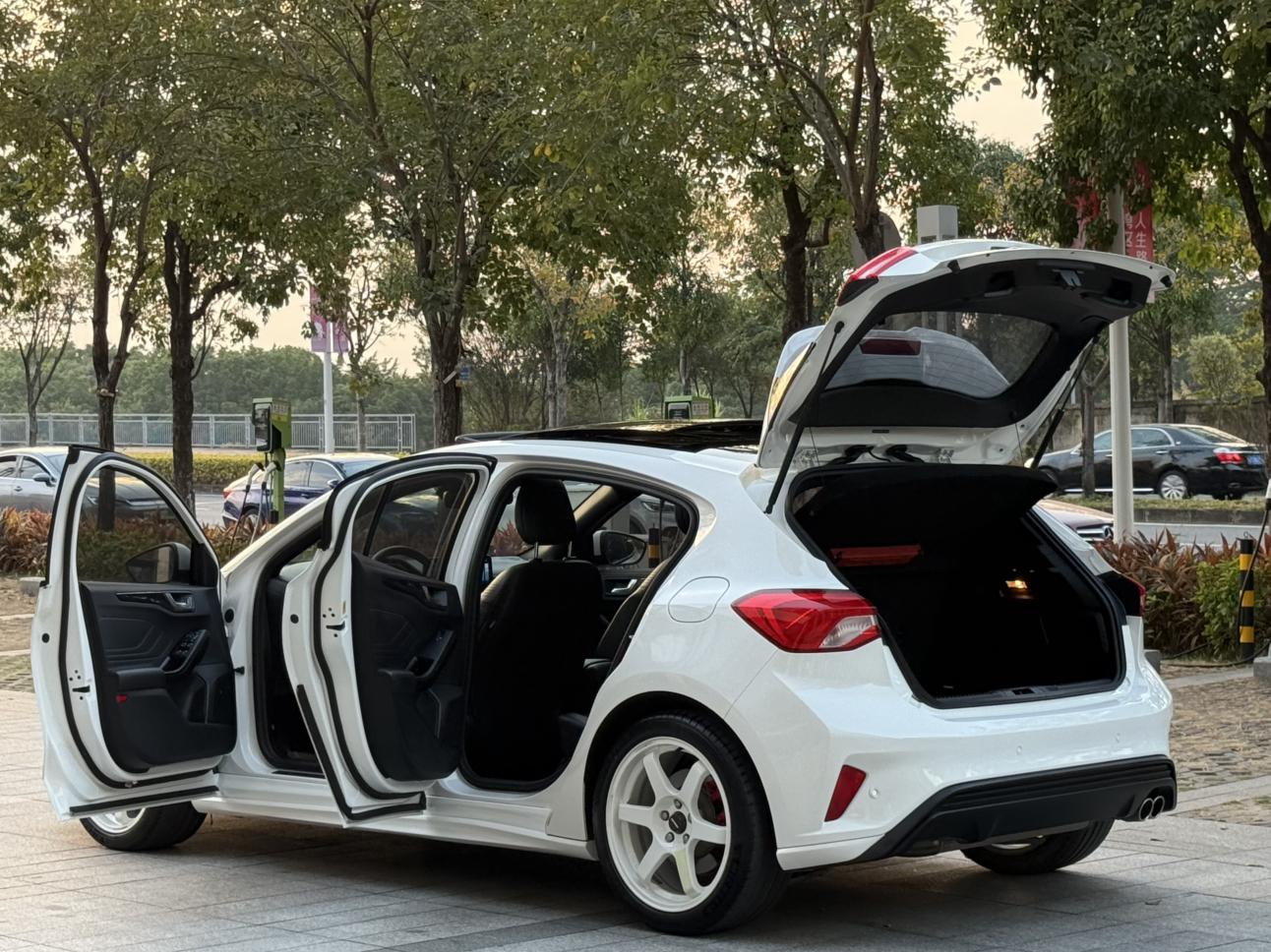 Ford Focus ST 2021 thumb 8