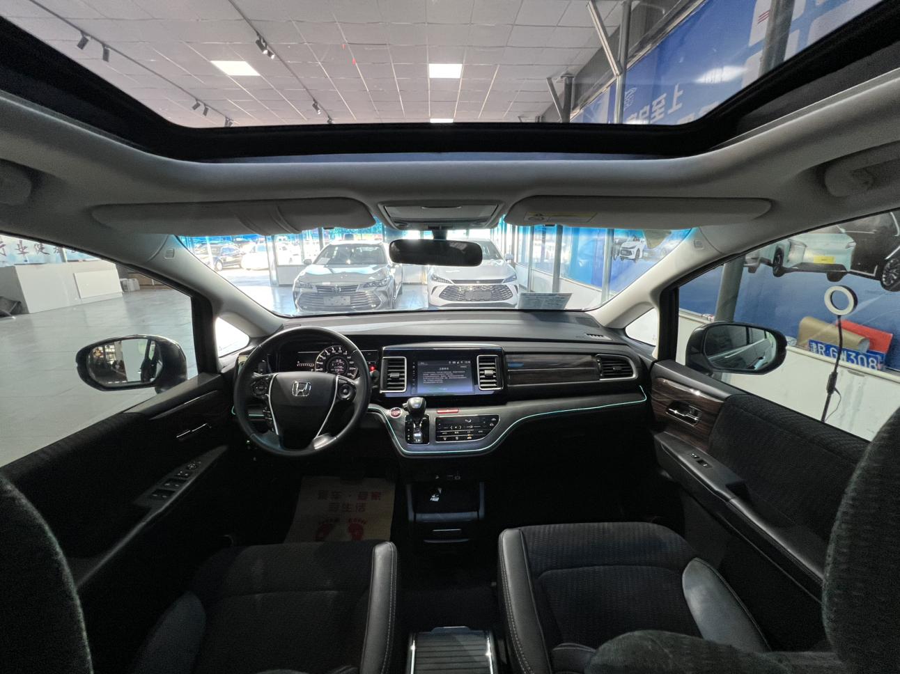 Honda Elysion 2019 thumb 6